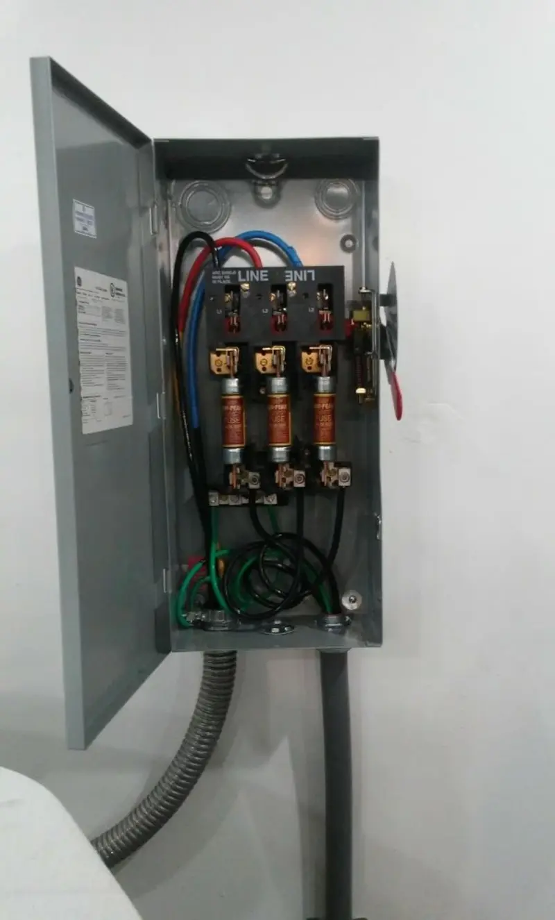 Three-phase disconnect switch installed for Electrical Wiring & Rewiring in North Fair Oaks